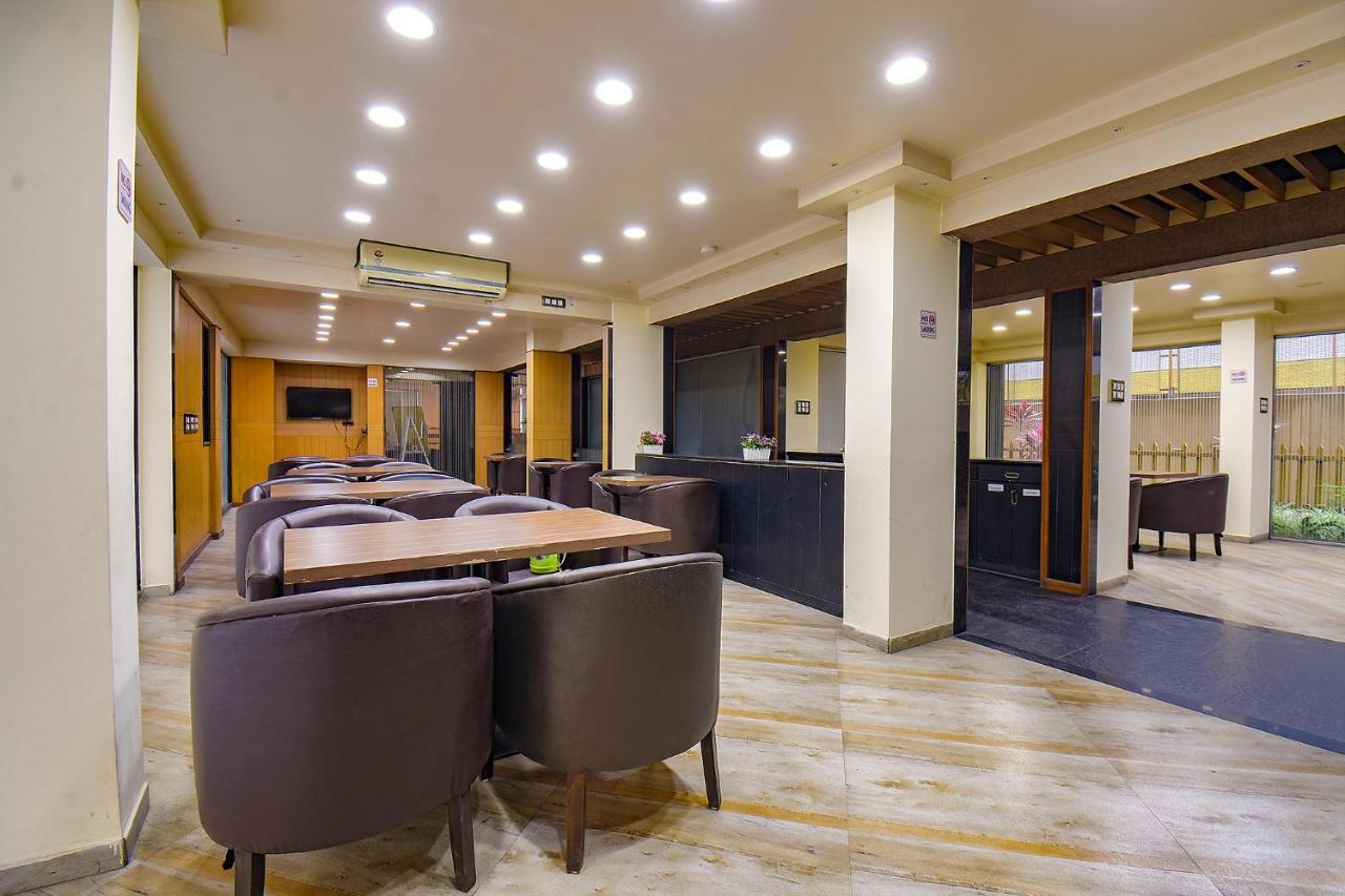 Fabhotel Sr Wakad - Nr Mall Of Millenium Pimpri-Chinchwad Exterior photo
