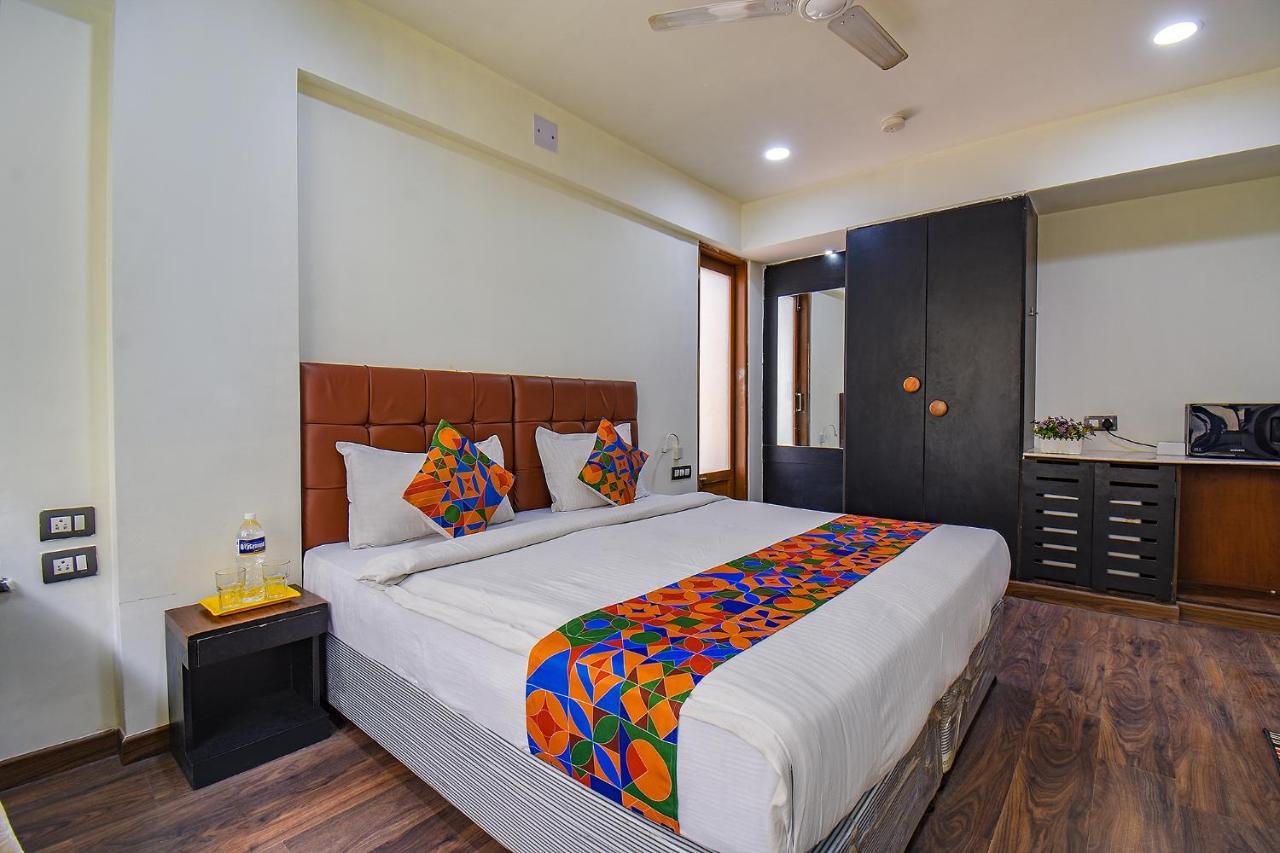 Fabhotel Sr Wakad - Nr Mall Of Millenium Pimpri-Chinchwad Exterior photo